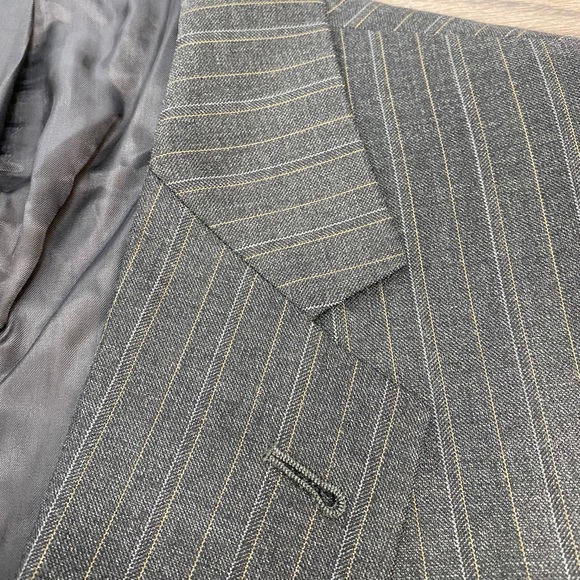 Jos A Bank Signature Grey w/ Gold Pinstripe Suit - Picture 3 of 7